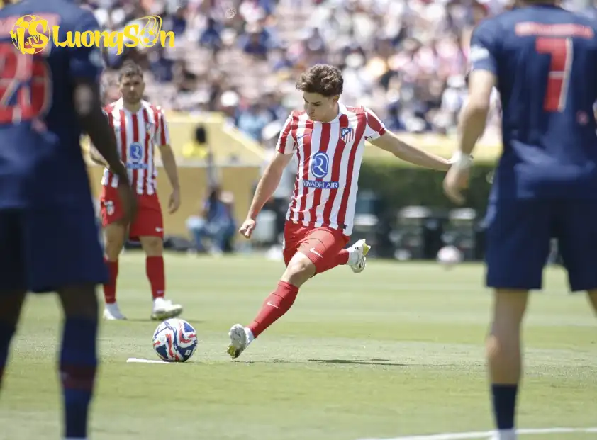 Julian Alvarez cùng các đồng đội sẵn sàng cho mục tiêu cao hơn ở La Liga mùa này. (Ảnh: Internet) Julian Alvarez cùng các đồng đội sẵn sàng cho mục tiêu cao hơn ở La Liga mùa này. (Ảnh: Internet)