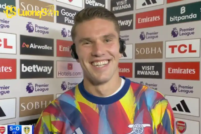 Gyokeres trả lời phỏng vấn sau trận đấu (Ảnh: The Mirror).