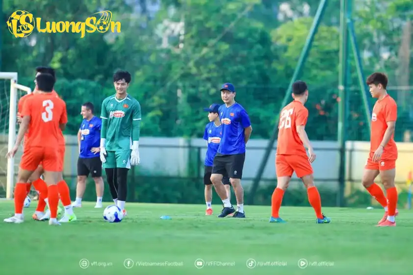 HLV Kim Sang Sik khả năng cao không trực tiếp dẫn dắt ĐT Việt Nam