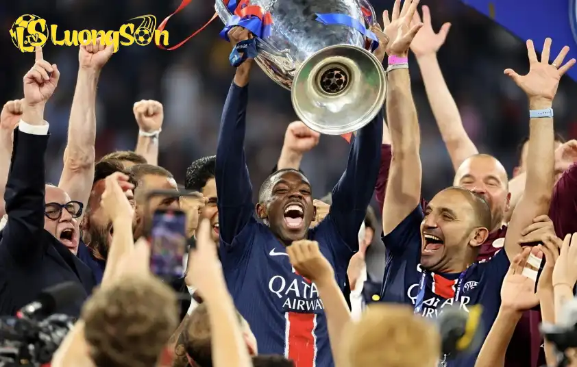 Dembele trải qua mùa giải 2024/25 bùng nổ với các danh hiệu cao quý