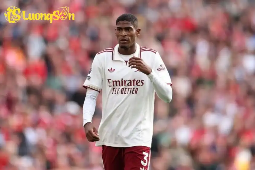 Cristhian Mosquera nhiều khả năng sẽ không được đá chính trong trận đấu với Man City. Ảnh: AFP Cristhian Mosquera nhiều khả năng sẽ không được đá chính trong trận đấu với Man City. Ảnh: AFP