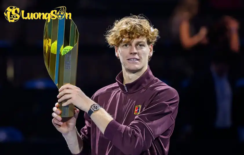 Jannik Sinner khẳng định sức mạnh ở Vienna Open. Jannik Sinner khẳng định sức mạnh ở Vienna Open.